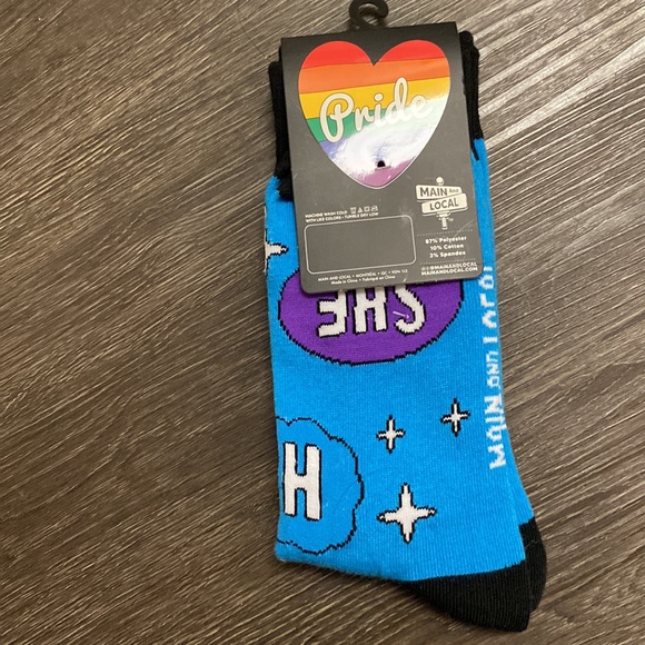 Pride socks - Picture 2 of 4